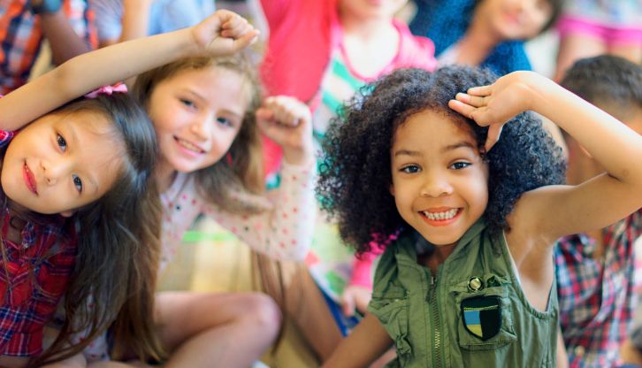 Estudantes participando de atividades da educação integral